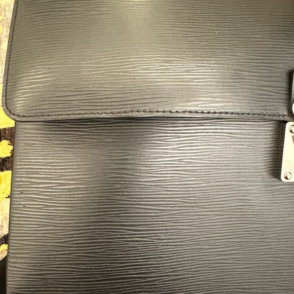 Louis Vuitton briefcase. Double compartments. Epi Leather. - Picture 2 of 14